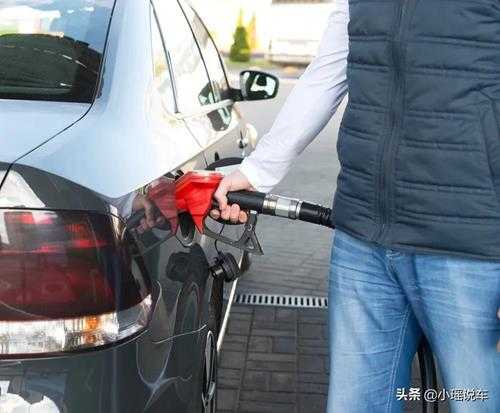 没熄火加油会有啥问题(没熄火加完油后会不会有安全隐患)