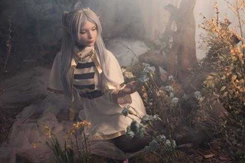 COSPLAY图赏：大马正妹COS《星铁》卡夫卡 内衣御姐成熟好身材