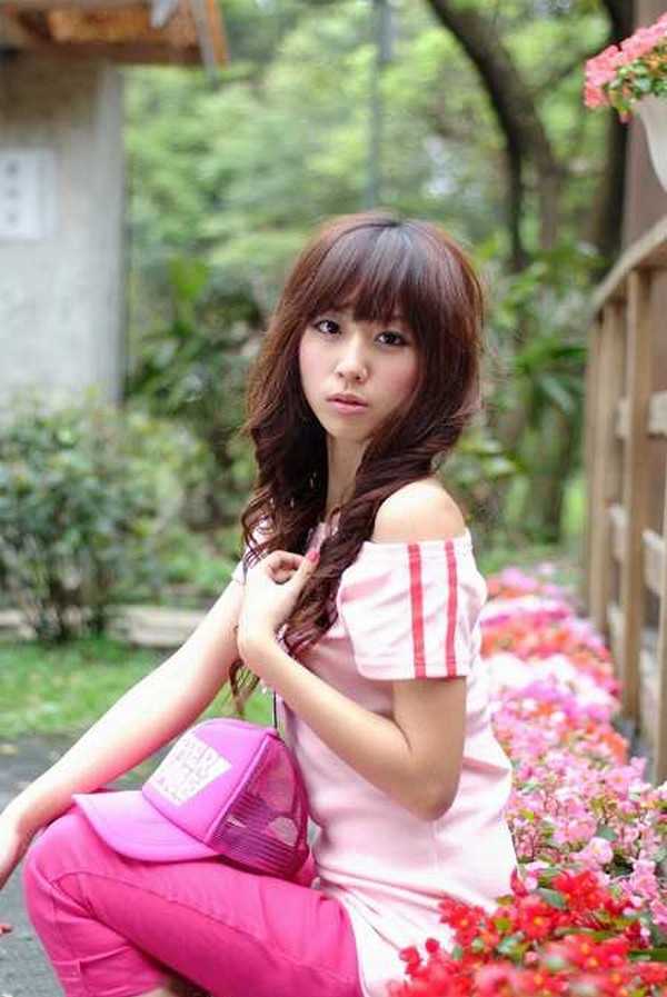 Photoshop为木屋边的美女加上漂亮的阳光色